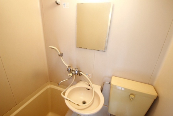 洗面設備　※別の部屋の写真です。