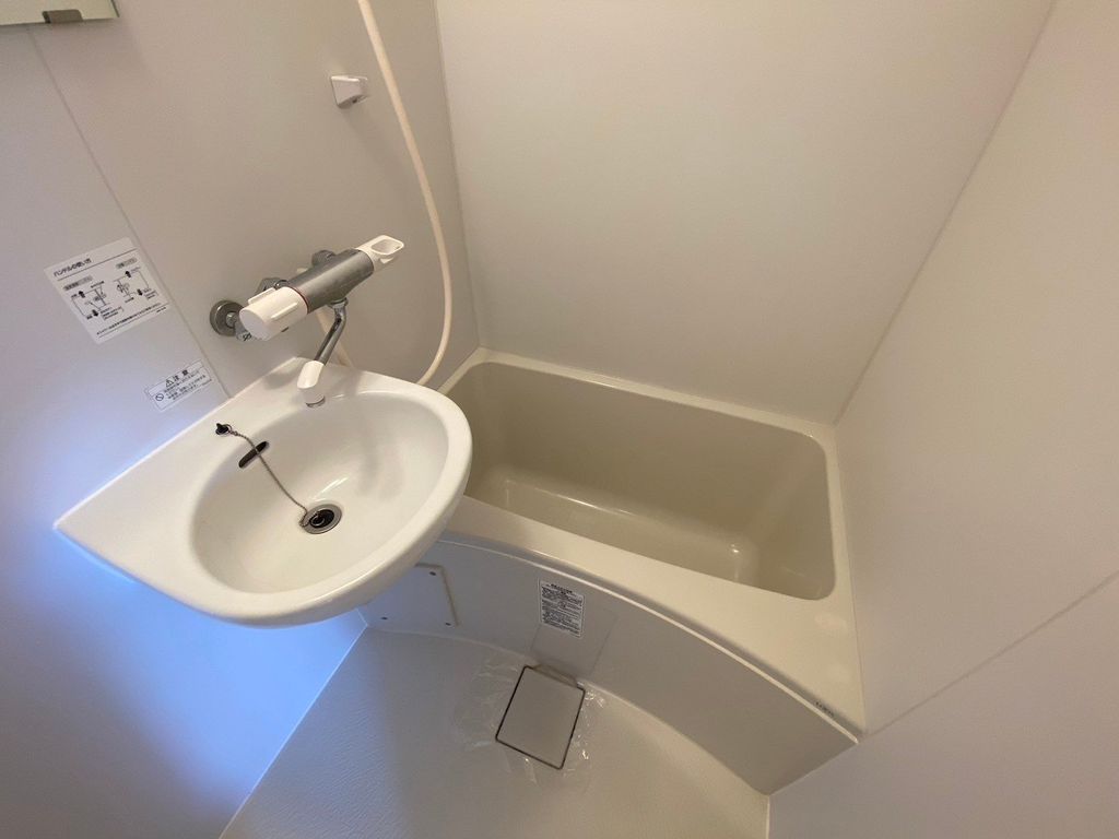 バス・シャワールーム　洗面