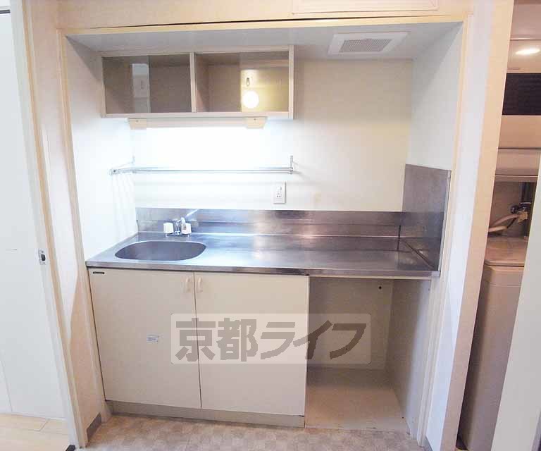 キッチン　大きめのキッチンです