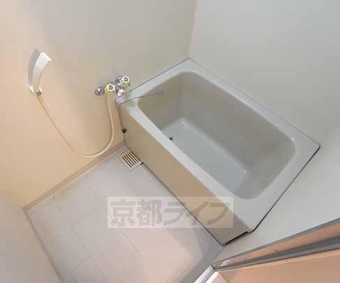 バス・シャワールーム　ゆったり浸かれます。