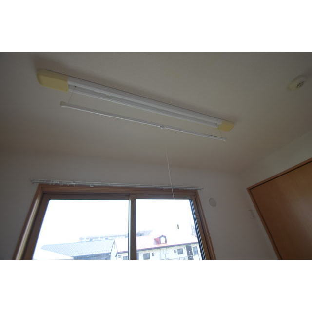 その他設備　室内物干し竿