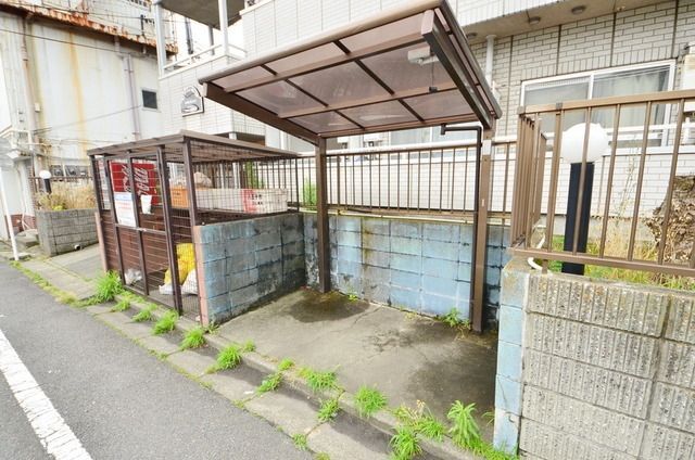 その他共有部分　屋根付き駐輪場