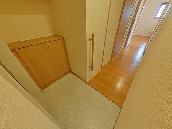 玄関　※別部屋の写真です