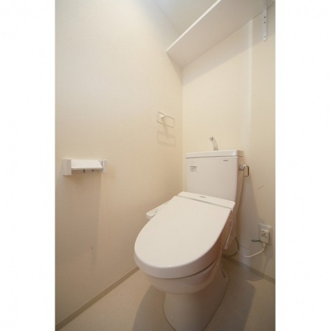 トイレ　温水洗浄便座