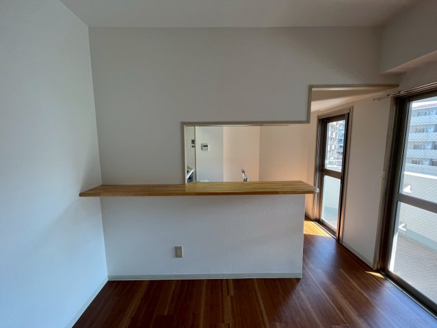 キッチン　コンパクトなキッチンで掃除もラクラク