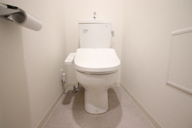 トイレ　※別室の参考写真の為、現況優先です。