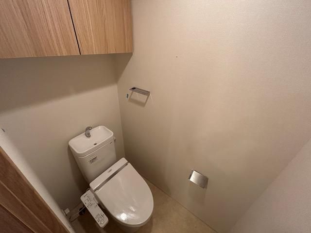 トイレ　別タイプ部屋　参考写真です