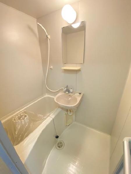 バス・シャワールーム　日々の疲れを癒すお風呂付です