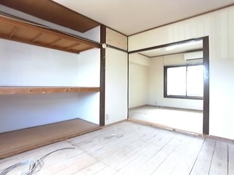 居室・リビング　室内