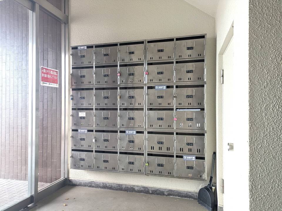 エントランス　メールBOX