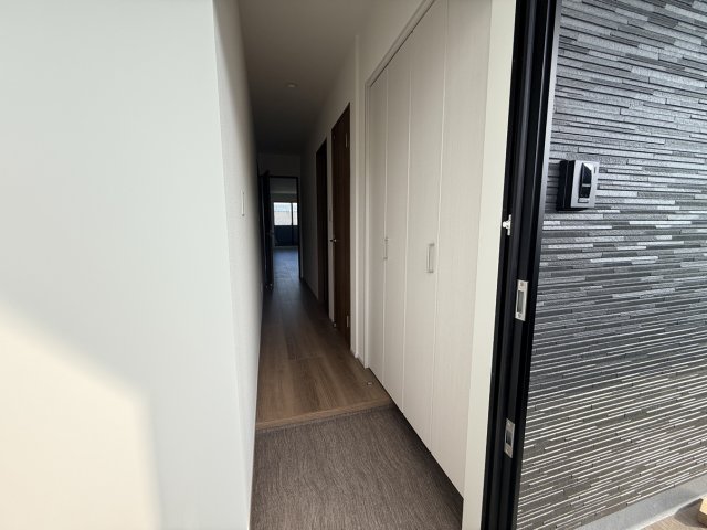 玄関　同物件別号室の写真です。