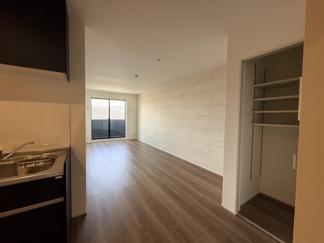 居室・リビング　同物件別号室の写真です。