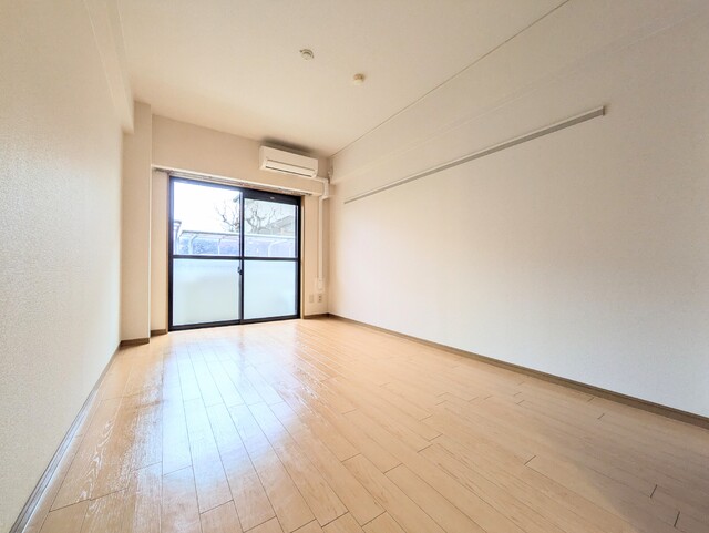 居室・リビング　★洋室７帖・シンプルでレイアウトしやすいお部屋★