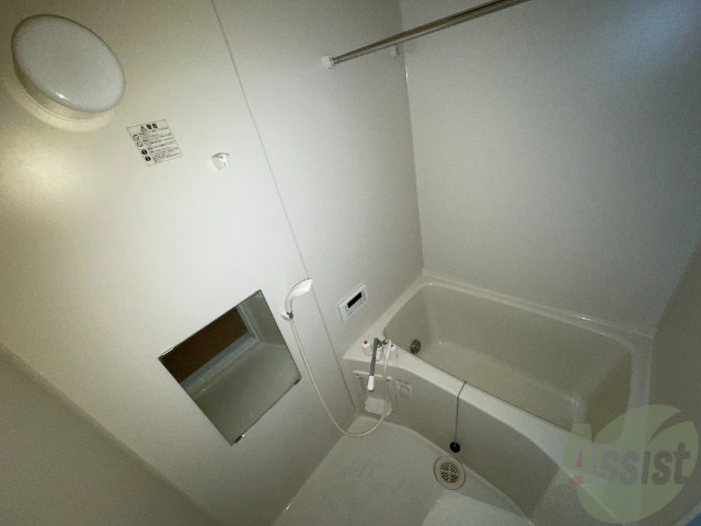 バス・シャワールーム　バスルームはこちら。一日の疲れをここで癒して下さいね。