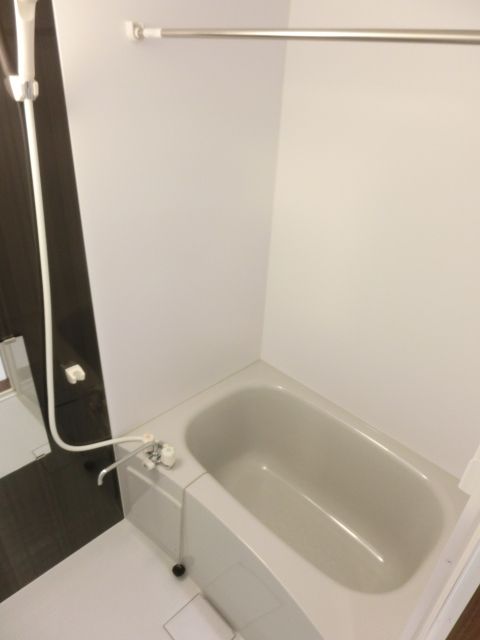 バス・シャワールーム　浴室乾燥機付きです