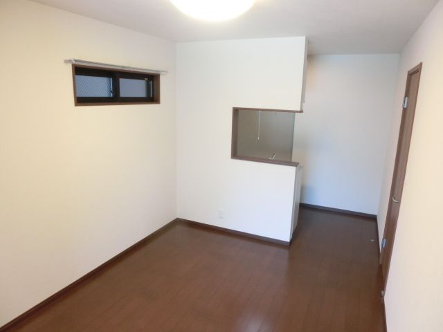 その他部屋・スペース　別角度のリビングです