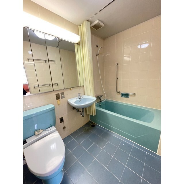 バス・シャワールーム