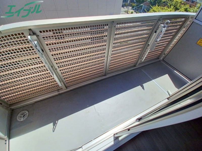 バルコニー　同物件別室写真