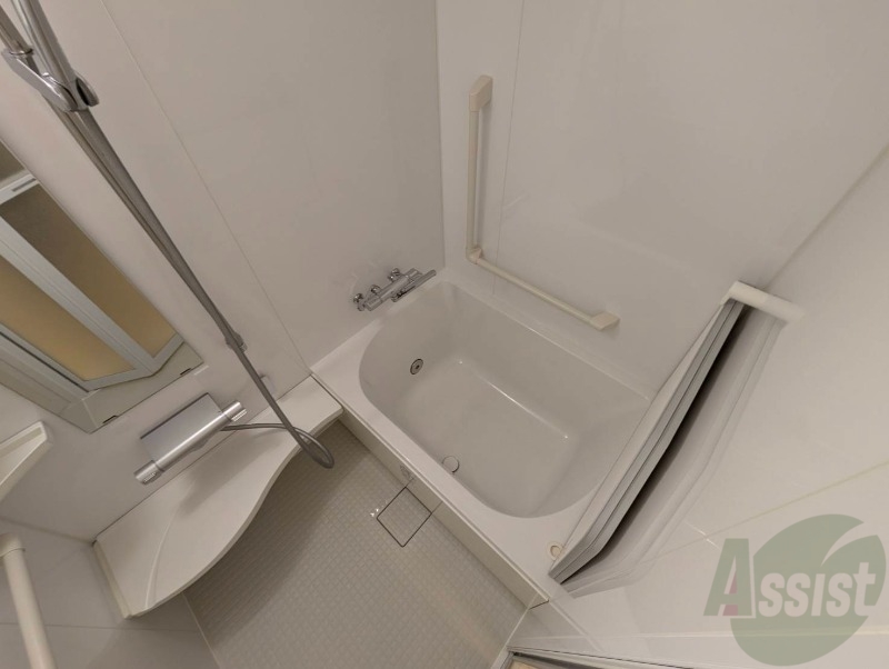 バス・シャワールーム　お風呂になります。一日の疲れを癒してくださいね。