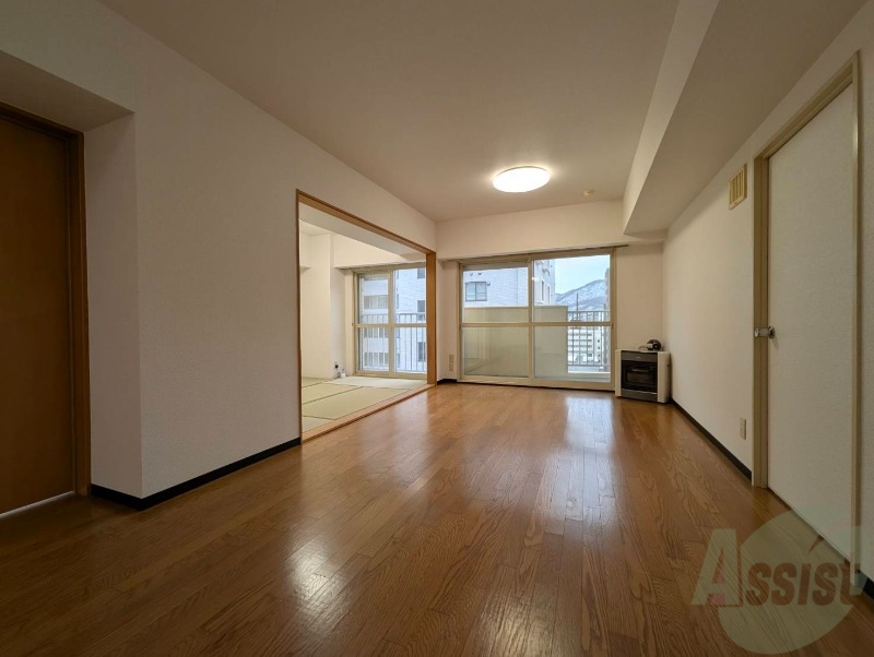 居室・リビング　広々としたリビングですね。使い勝手がよさそうですね！