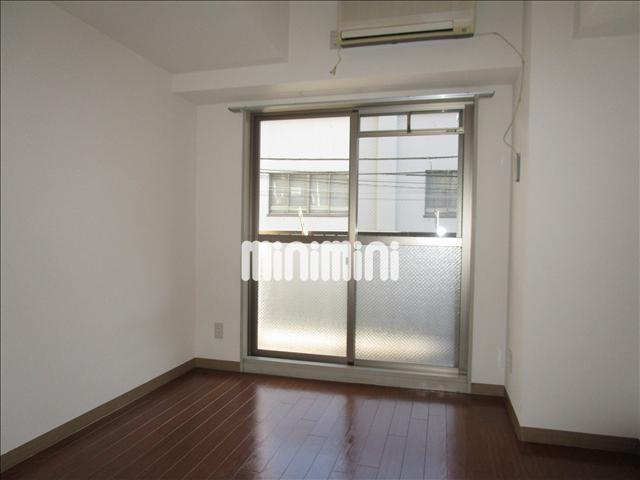 居室・リビング　明るいリビング