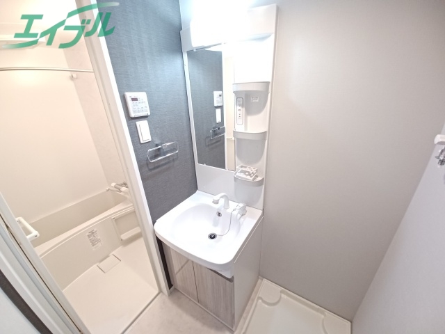 洗面設備　反転タイプ参考写真