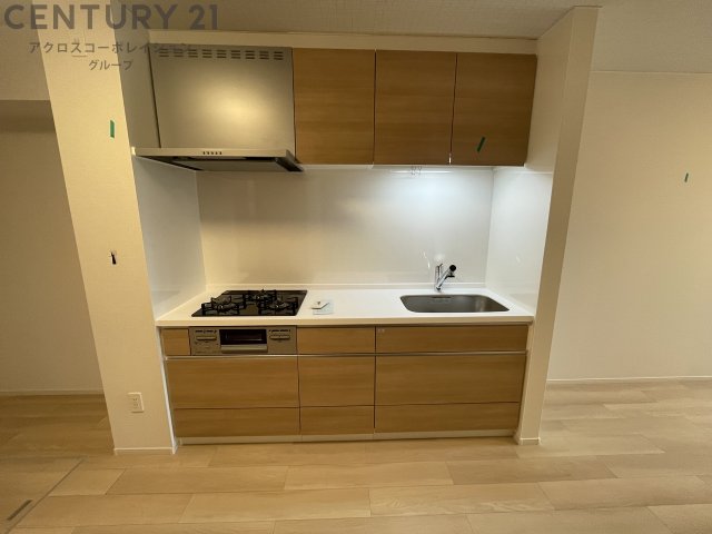 キッチン　ガスコンロ付き、便利な収納棚付き☆