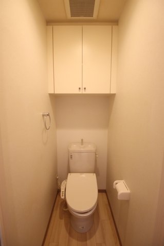 トイレ　温水洗浄暖房便座