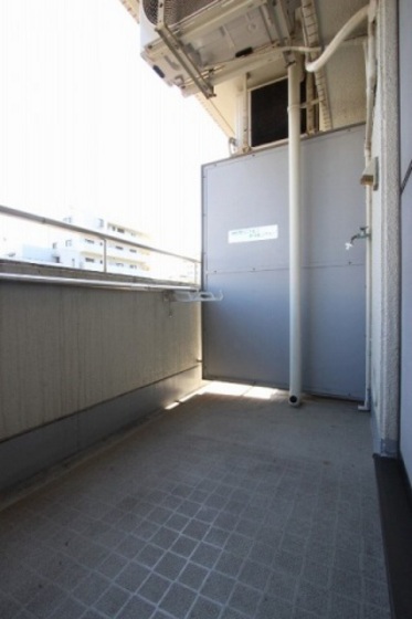 バルコニー　※別号室の写真です。