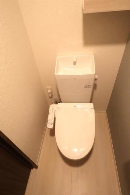 トイレ　温水洗浄暖房便座