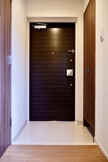 玄関　※参考画像