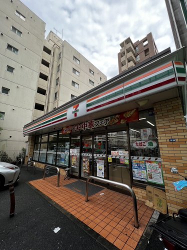コンビニ　セブンイレブン 名古屋新栄1瓦町店（コンビニ）まで242m