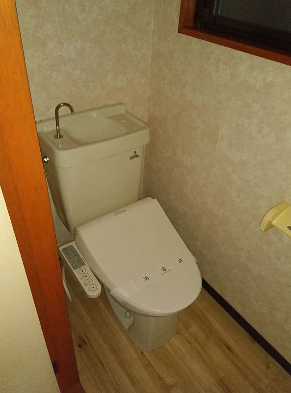 トイレ　参考写真（同物件別部屋）
