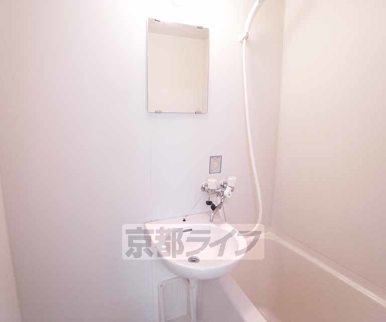 洗面設備　掃除もしやすくいいですね・