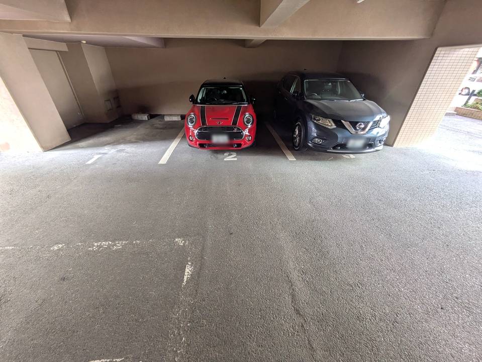 駐車場　駐車場