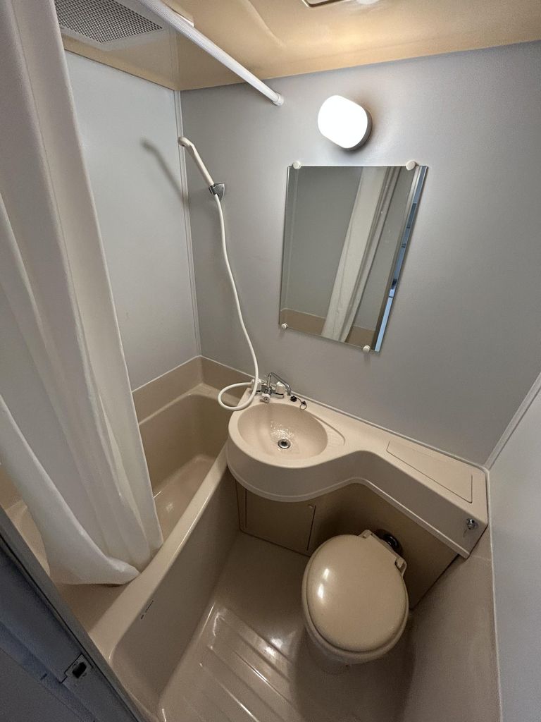 バス・シャワールーム　★バスルームも清潔感がありますよね★