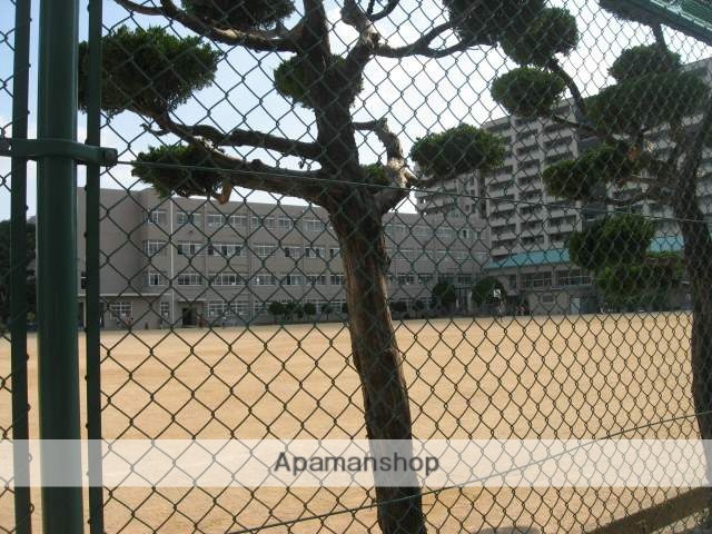 小学校　高槻市立松原小学校（小学校）まで699m