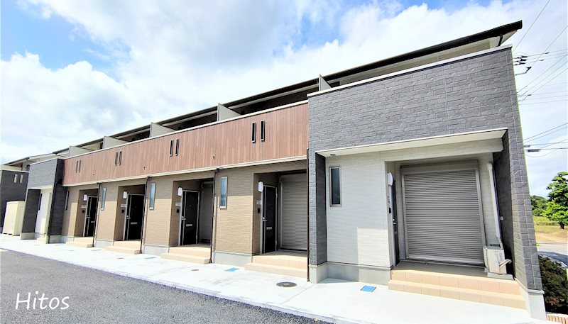 建物外観　1・2階併用メゾネットタイプの物件です。