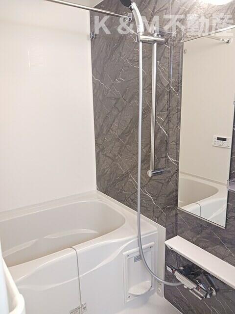 バス・シャワールーム　ゆったり過ごせるお風呂です