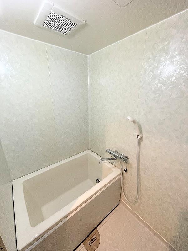 バス・シャワールーム　追い焚き機能付き