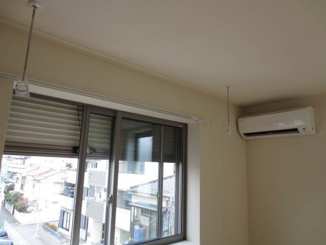 その他設備　★室内物干しフック＆防犯シャッター★