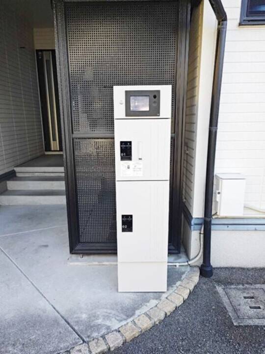 エントランス　宅配ボックス