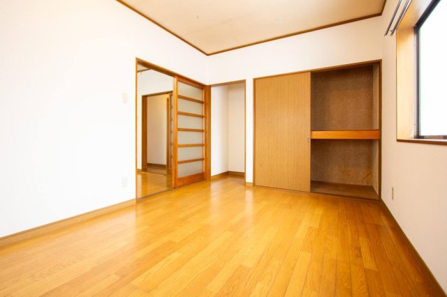 収納　リビング収納。ほぼ全室に収納あり。