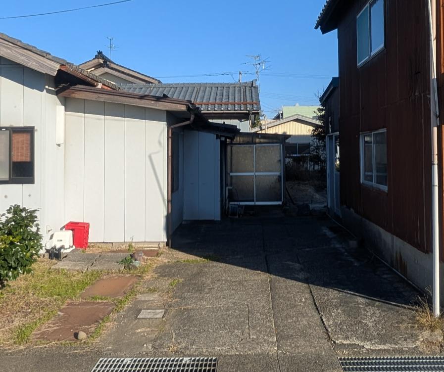 その他設備　駐車場に地下水融雪設備あり。融雪は井戸水のため水道代無料。