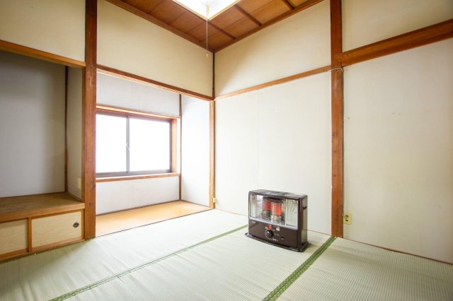 その他部屋・スペース　和室。灯油暖房器具あり（2台）灯油約100L無料。