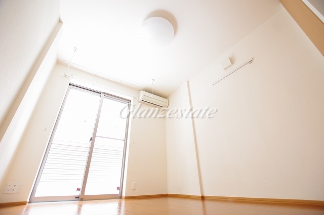 居室・リビング　☆明るいリビング☆