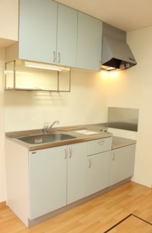 キッチン　壁面キッチンなので、お部屋を広く使えます。