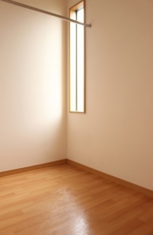 その他部屋・スペース　サービスルーム。室内物干し付いてます。