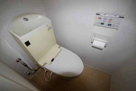 トイレ　※別号室のお写真です　内装が異なる場合が御座います