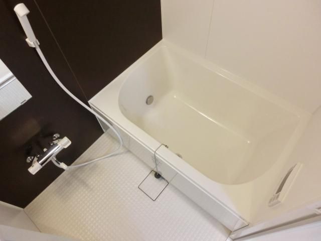 バス・シャワールーム　追い焚き完備のバスルーム